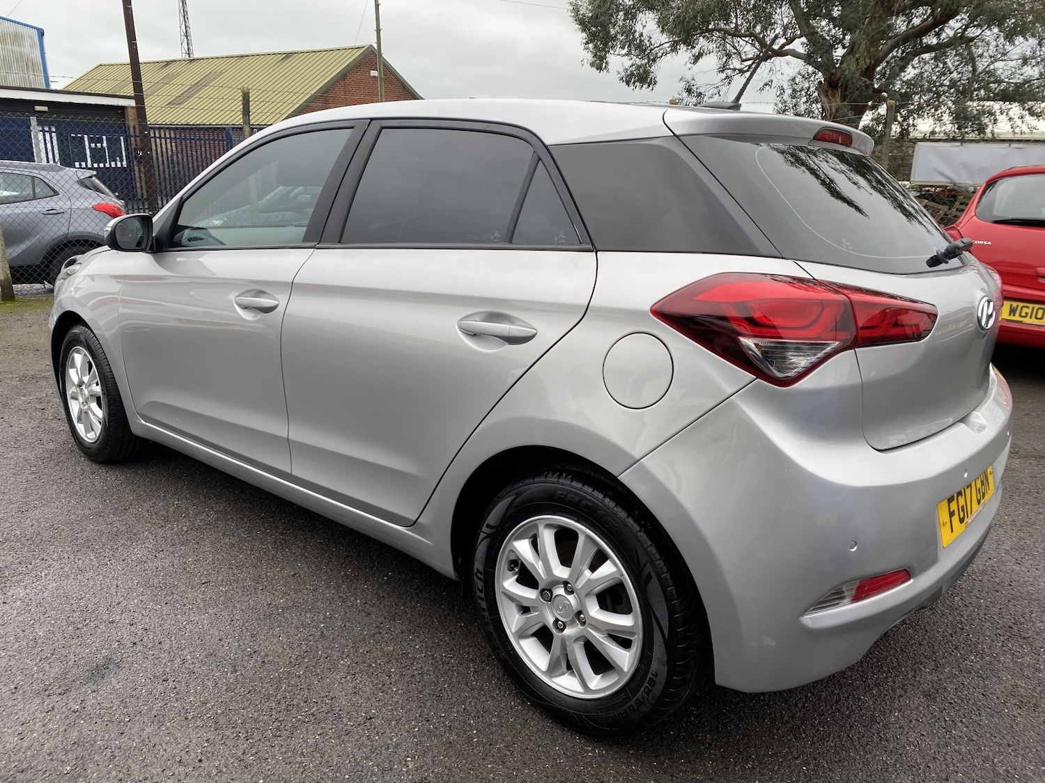 Used Hyundai i20 2017 for sale - 76725617: Photo 8