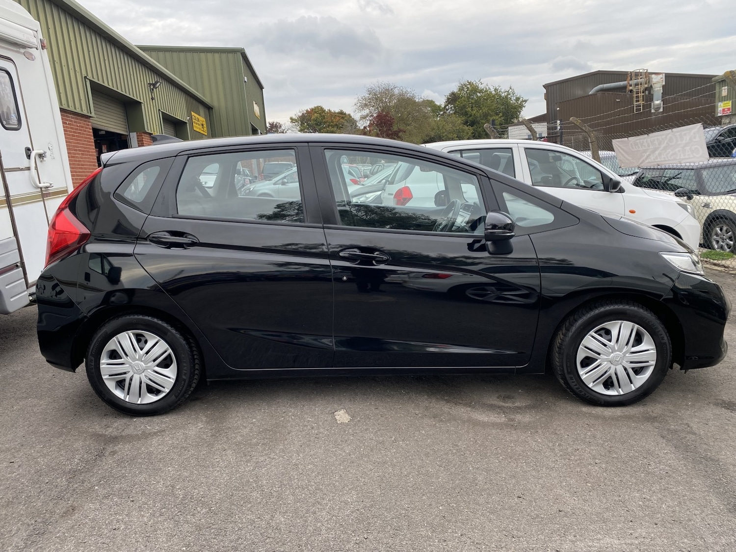 Used Honda Jazz 2018 for sale - 76149307: Photo 12