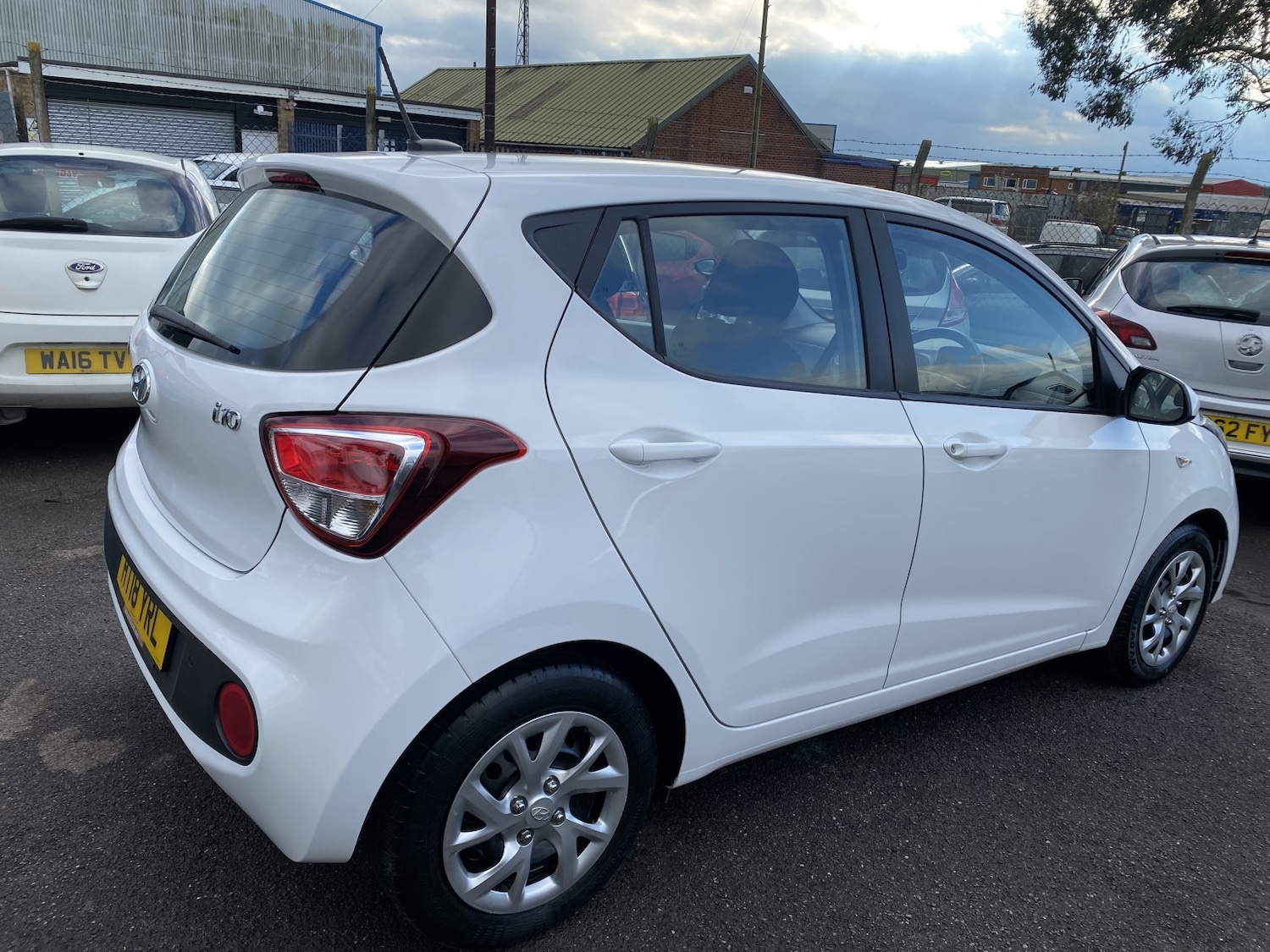 Used Hyundai i10 2018 for sale - 77609972: Photo 11