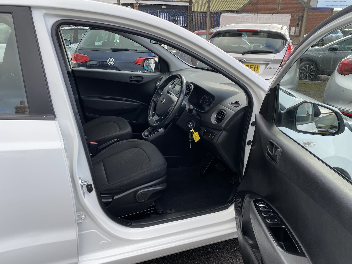 Used Hyundai i10 2018 for sale - 77609972: Photo 13