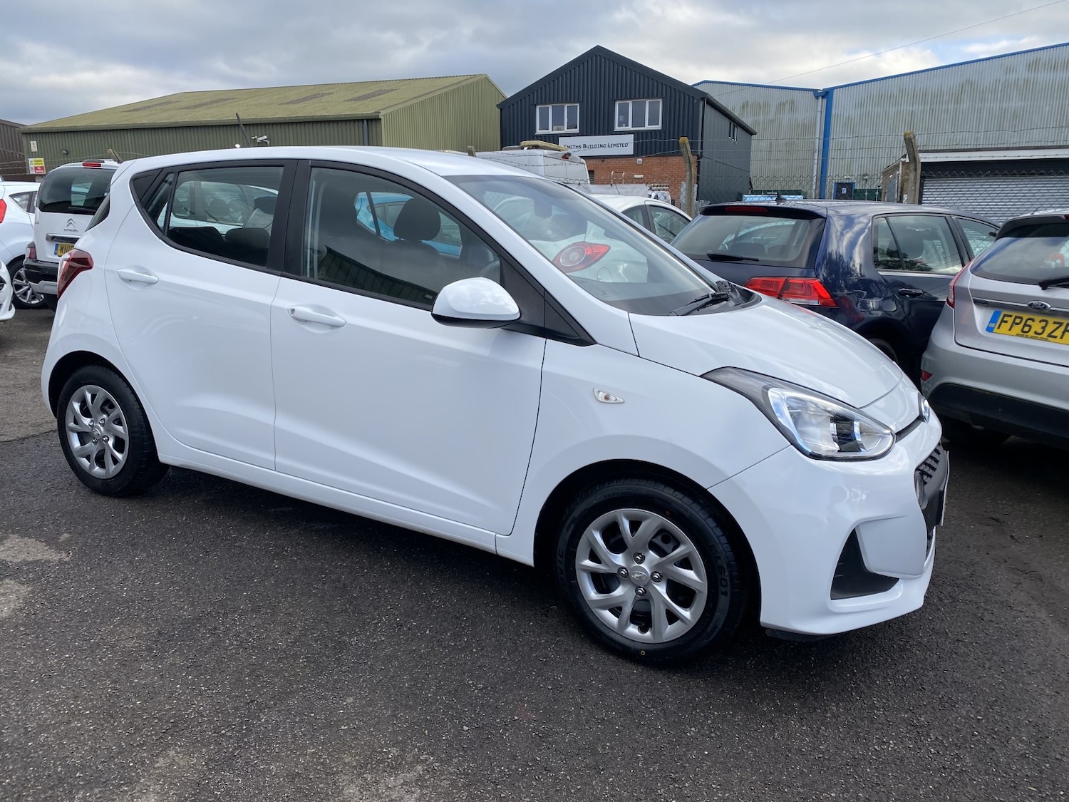 Used Hyundai i10 2018 for sale - 77609972: Photo 24