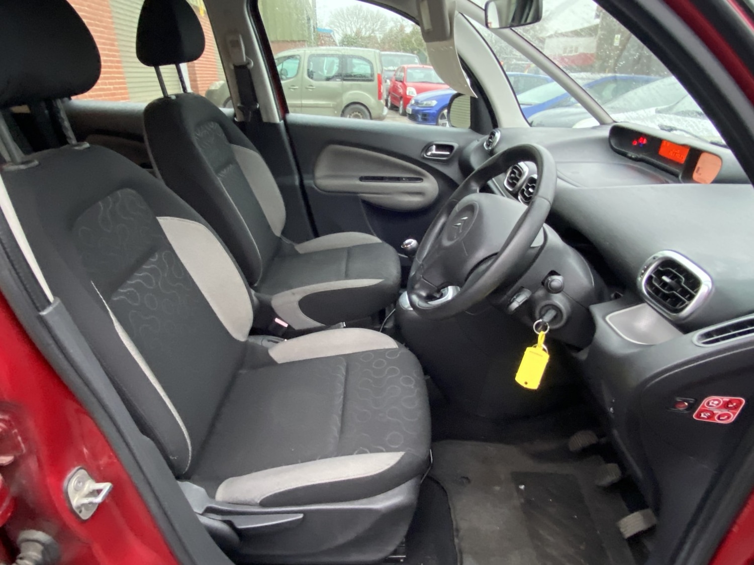 Used Citroen C3 Picasso 2010 for sale - 77201236: Photo 11