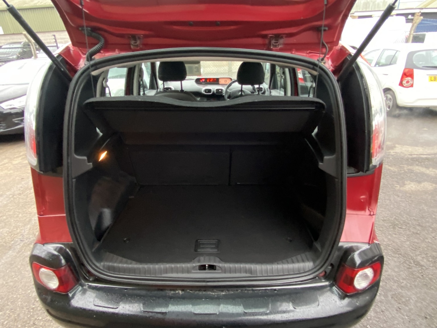 Used Citroen C3 Picasso 2010 for sale - 77201236: Photo 14