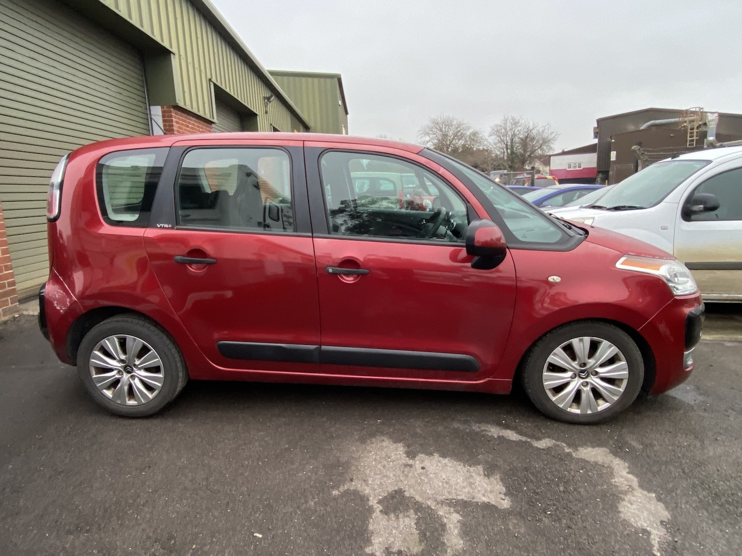 Used Citroen C3 Picasso 2010 for sale - 77201236: Photo 9