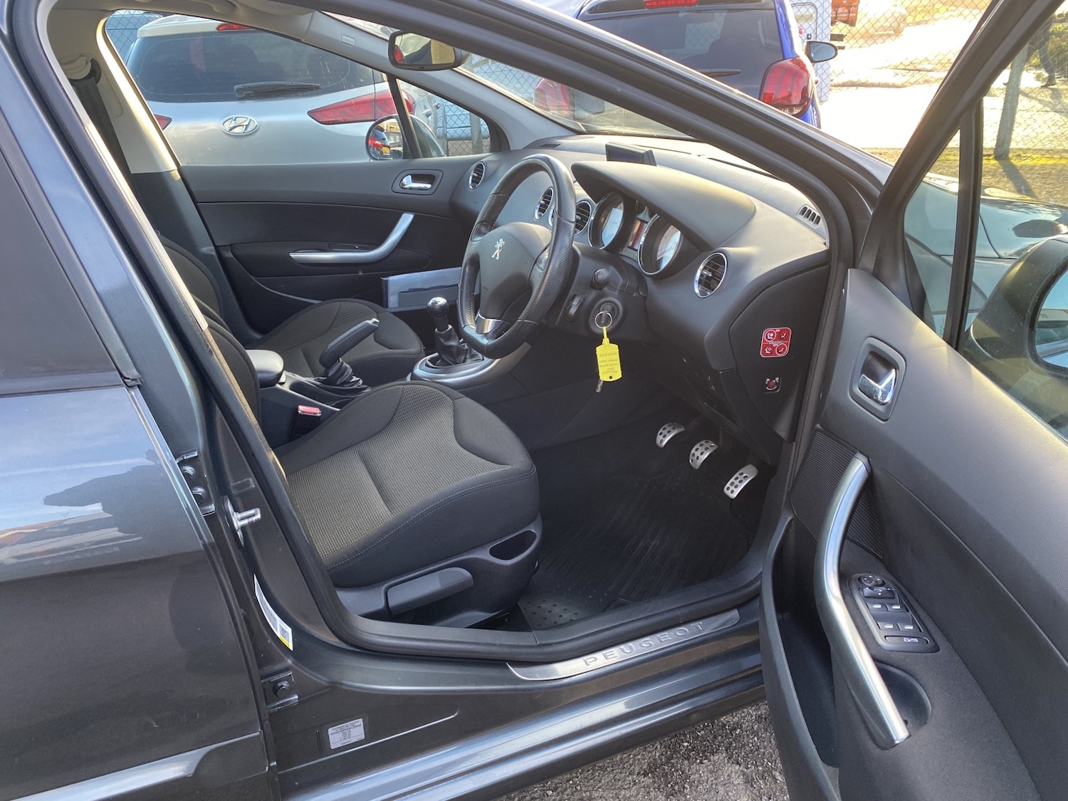 Used Peugeot 308 2013 for sale - 76656239: Photo 13