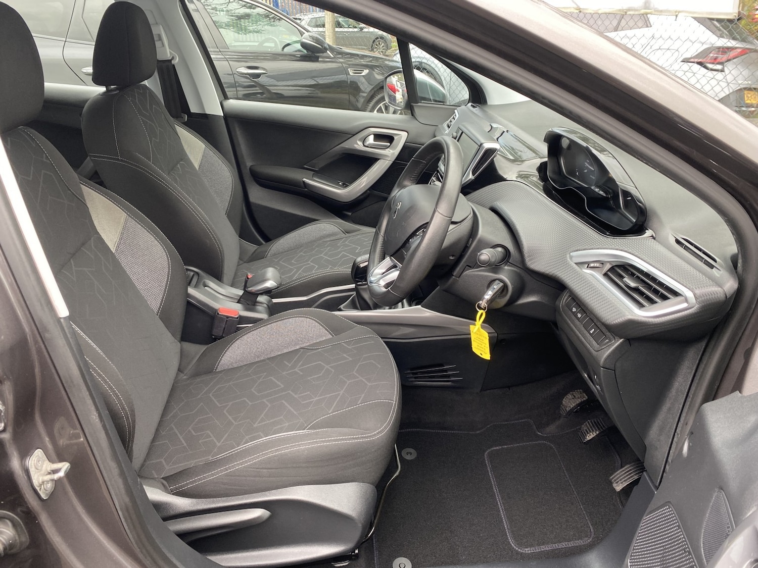 Used Peugeot 2008 2016 for sale - 76497442: Photo 14