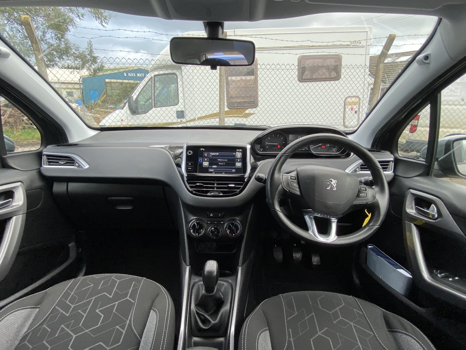 Used Peugeot 2008 2016 for sale - 76497442: Photo 16