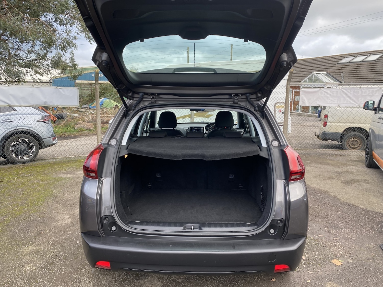 Used Peugeot 2008 2016 for sale - 76497442: Photo 18