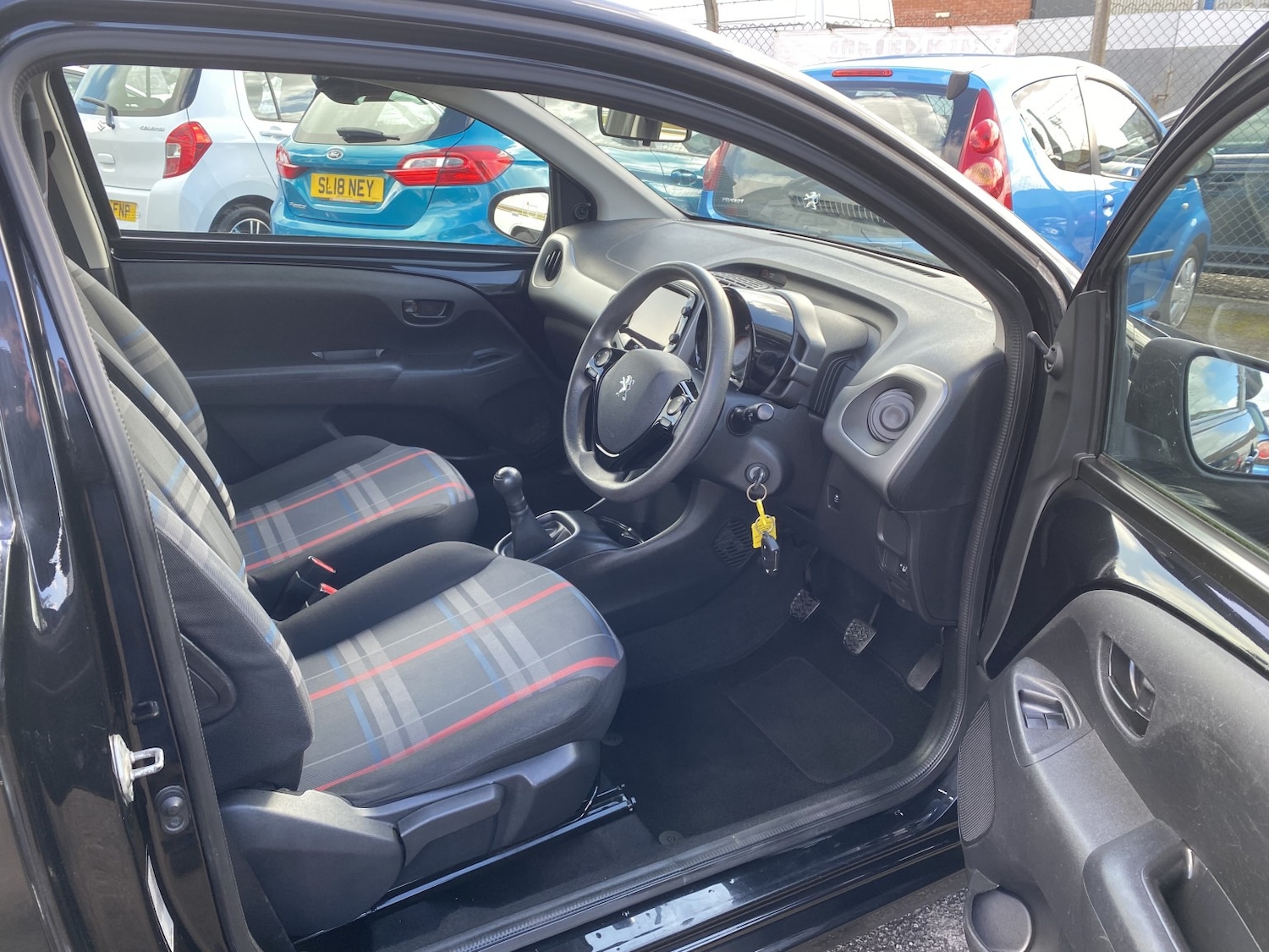 Used Peugeot 108 2015 for sale - 77837014: Photo 12