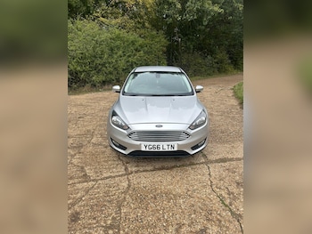 Used Ford Focus 2016 for sale - 76042911: Photo 2