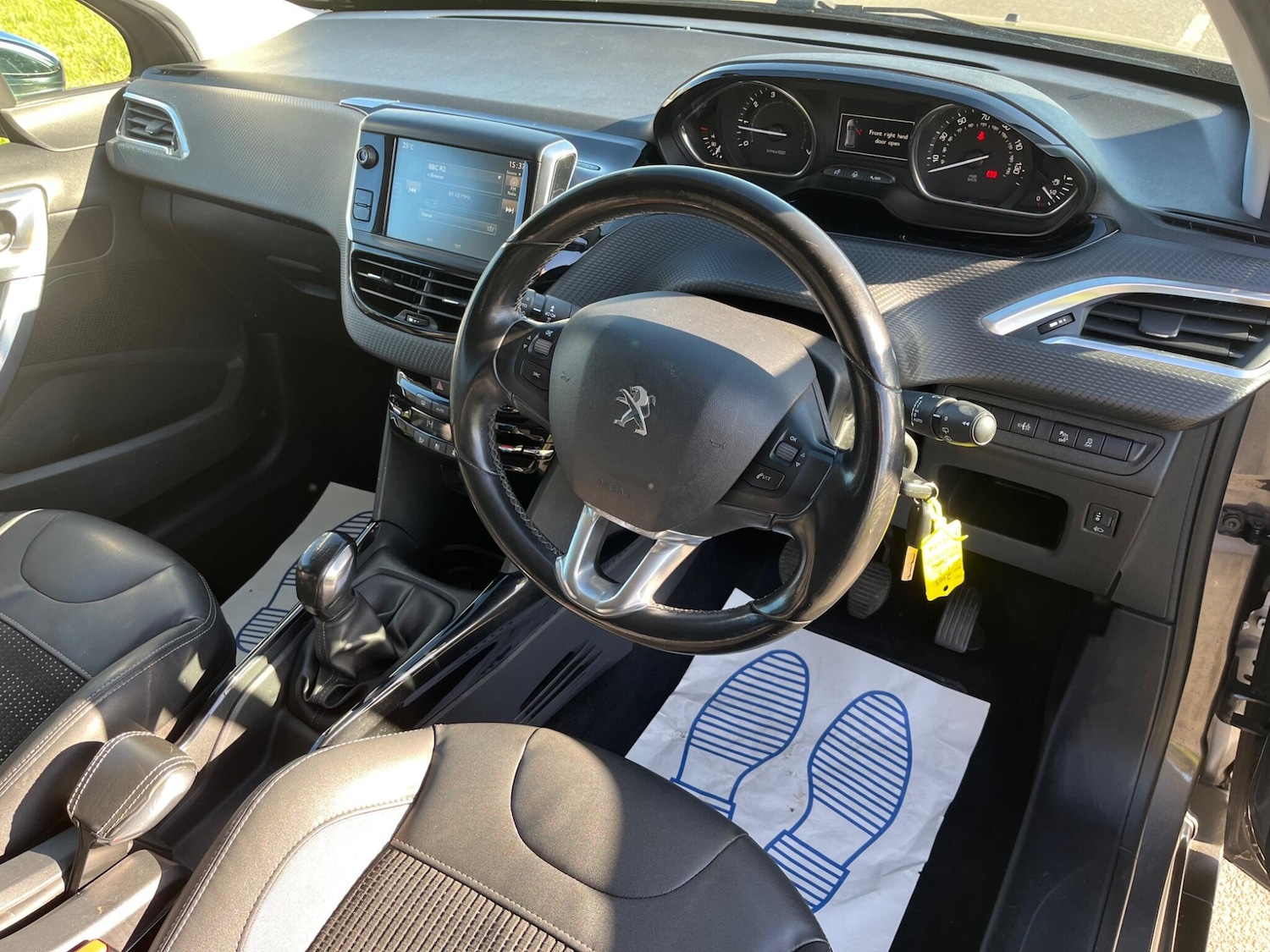 Used Peugeot 2008 2015 for sale - 75781955: Photo 11