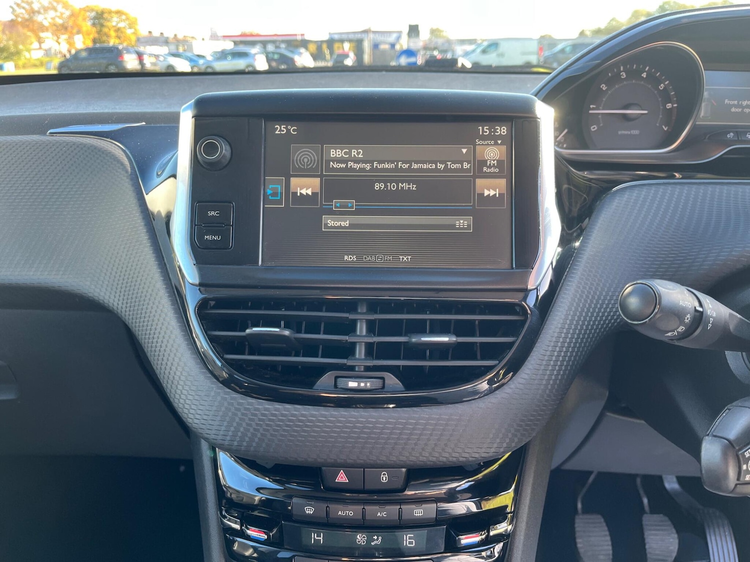 Used Peugeot 2008 2015 for sale - 75781955: Photo 19