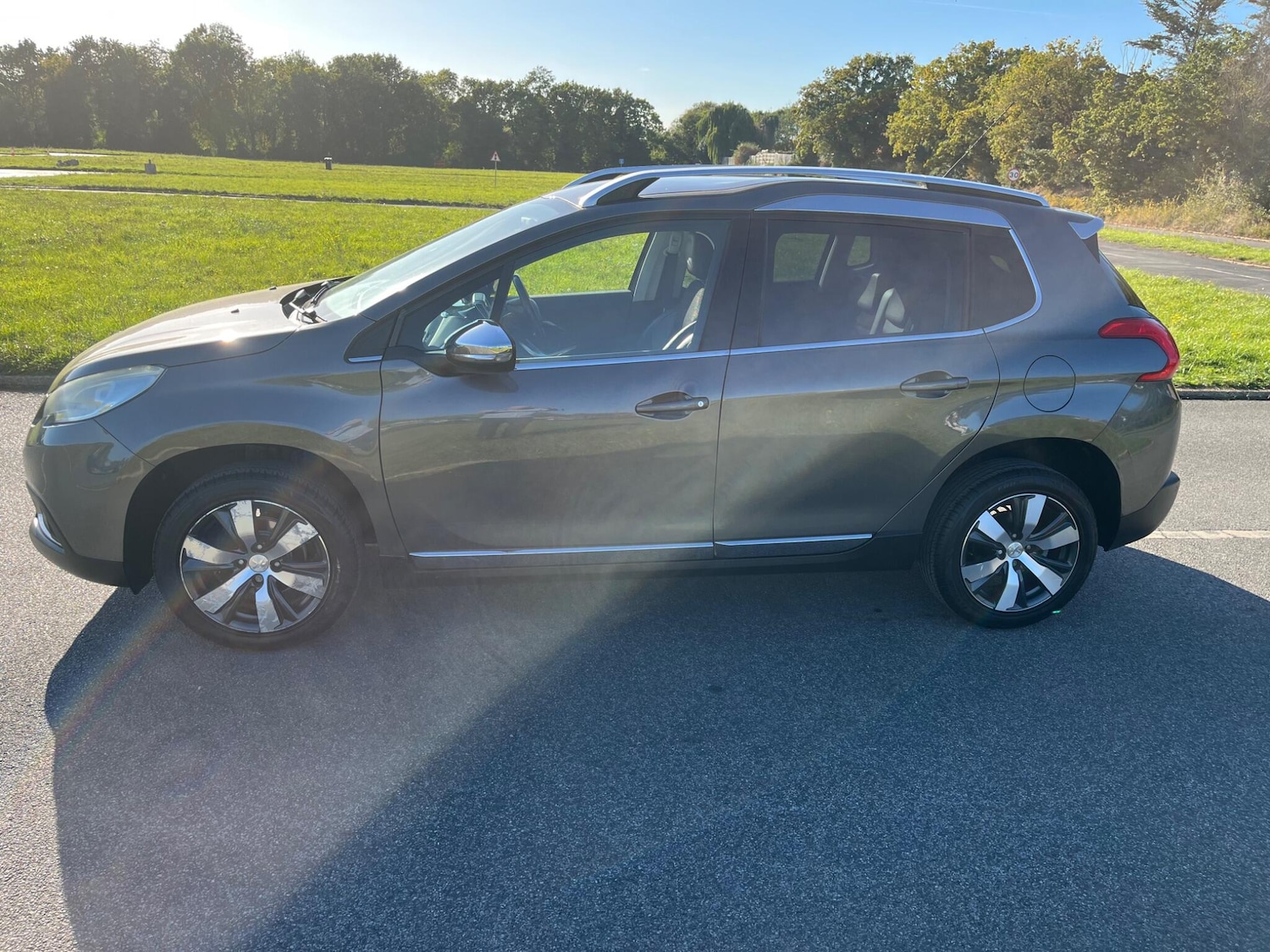 Used Peugeot 2008 2015 for sale - 75781955: Photo 8