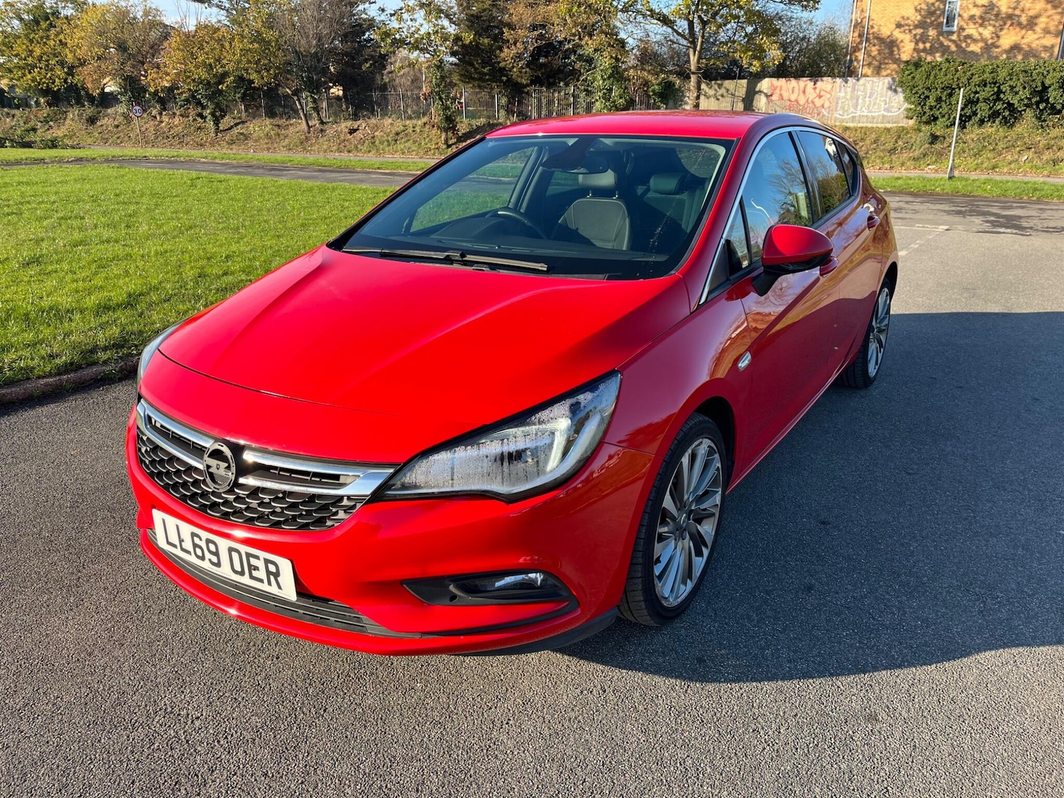 Used Vauxhall Astra for sale - 76989605: Photo 3