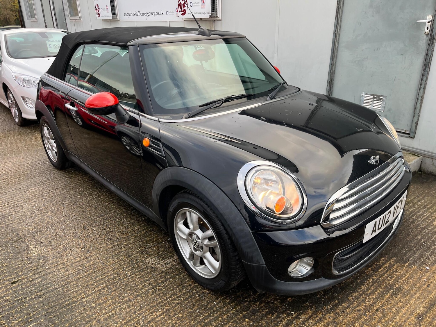 Used MINI Convertible 2012 for sale - 76359834: Photo 17