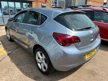 Used Vauxhall Astra 2010 for sale - 79256333: Photo