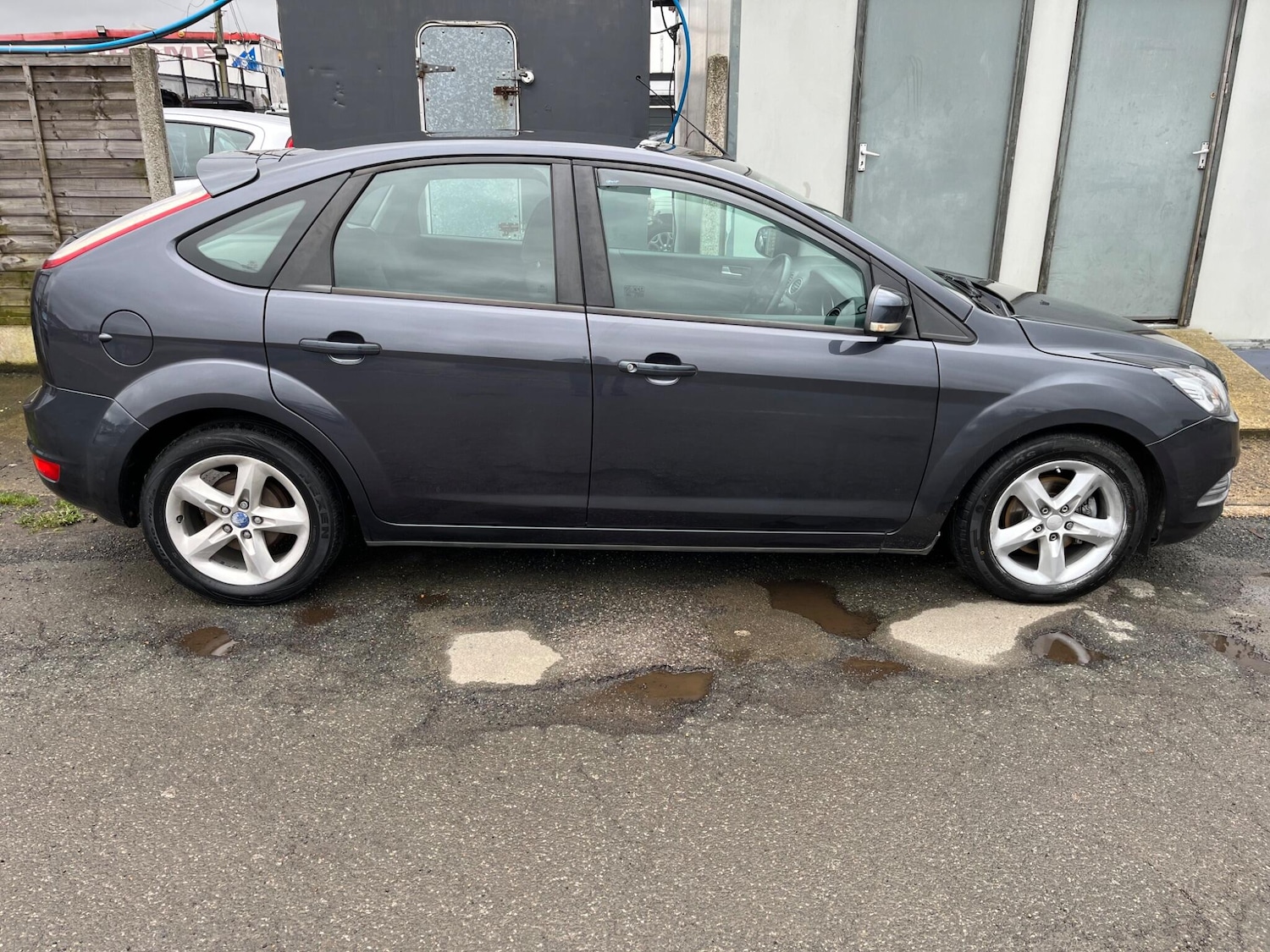 Used Ford Focus 2009 for sale - 77611661: Photo 7