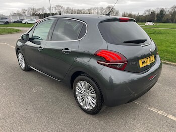 Used Peugeot 208 2017 for sale - 77794398: Photo