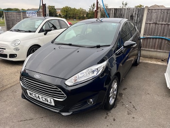 Used Ford Fiesta 2015 for sale - 76997810: Photo