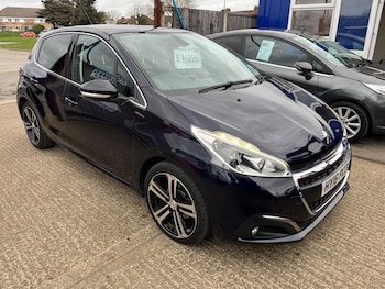 Used Peugeot 208 2016 for sale - 77908888: Photo