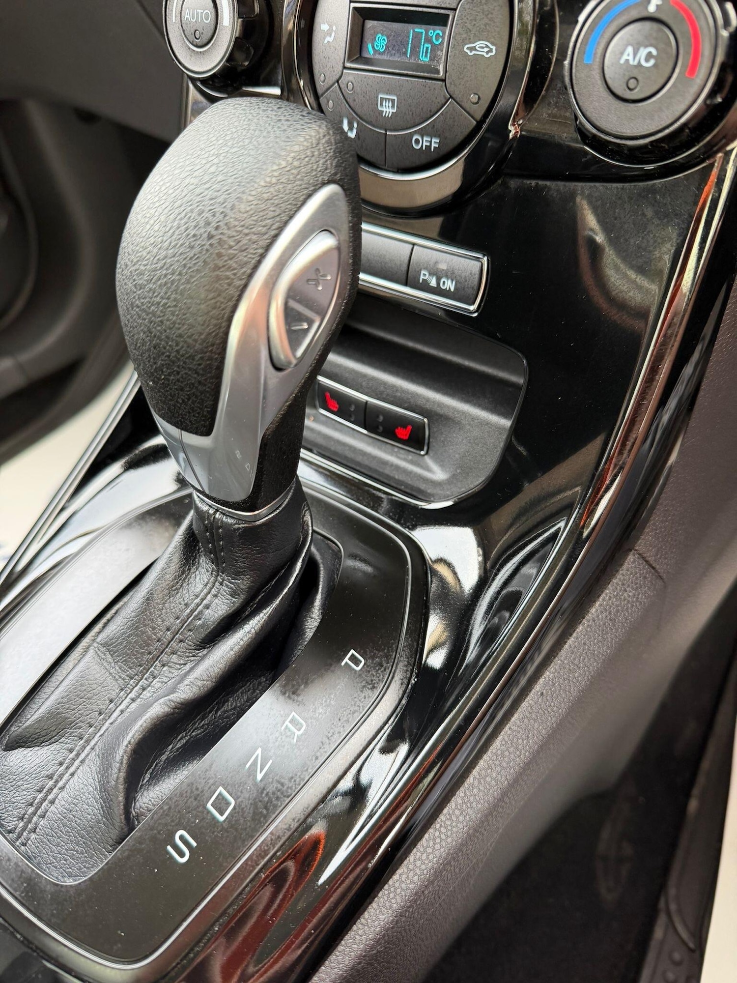 Used Ford Fiesta 2015 for sale - 78062792: Photo 14