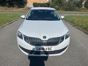 Used Skoda Octavia 2018 for sale - 76094904: Photo 2
