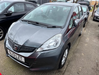 Used Honda Jazz 2013 for sale - 77940430: Photo