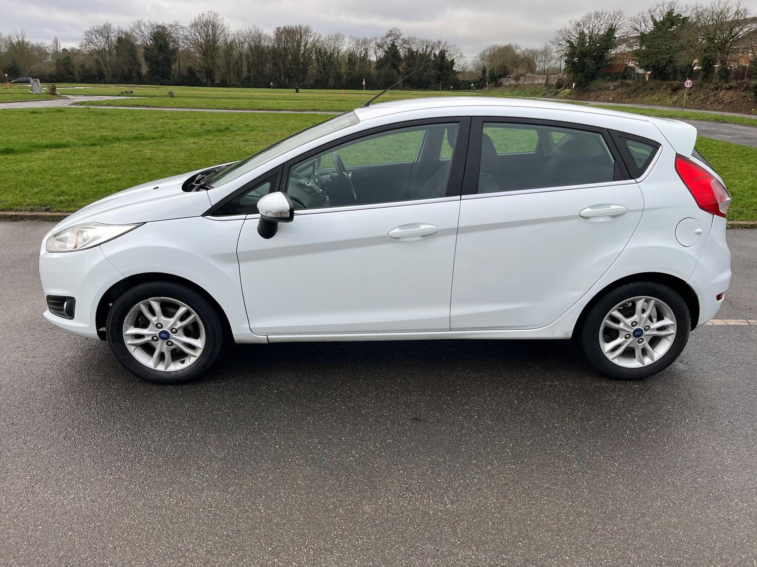 Used Ford Fiesta 2015 for sale - 77586429: Photo 8
