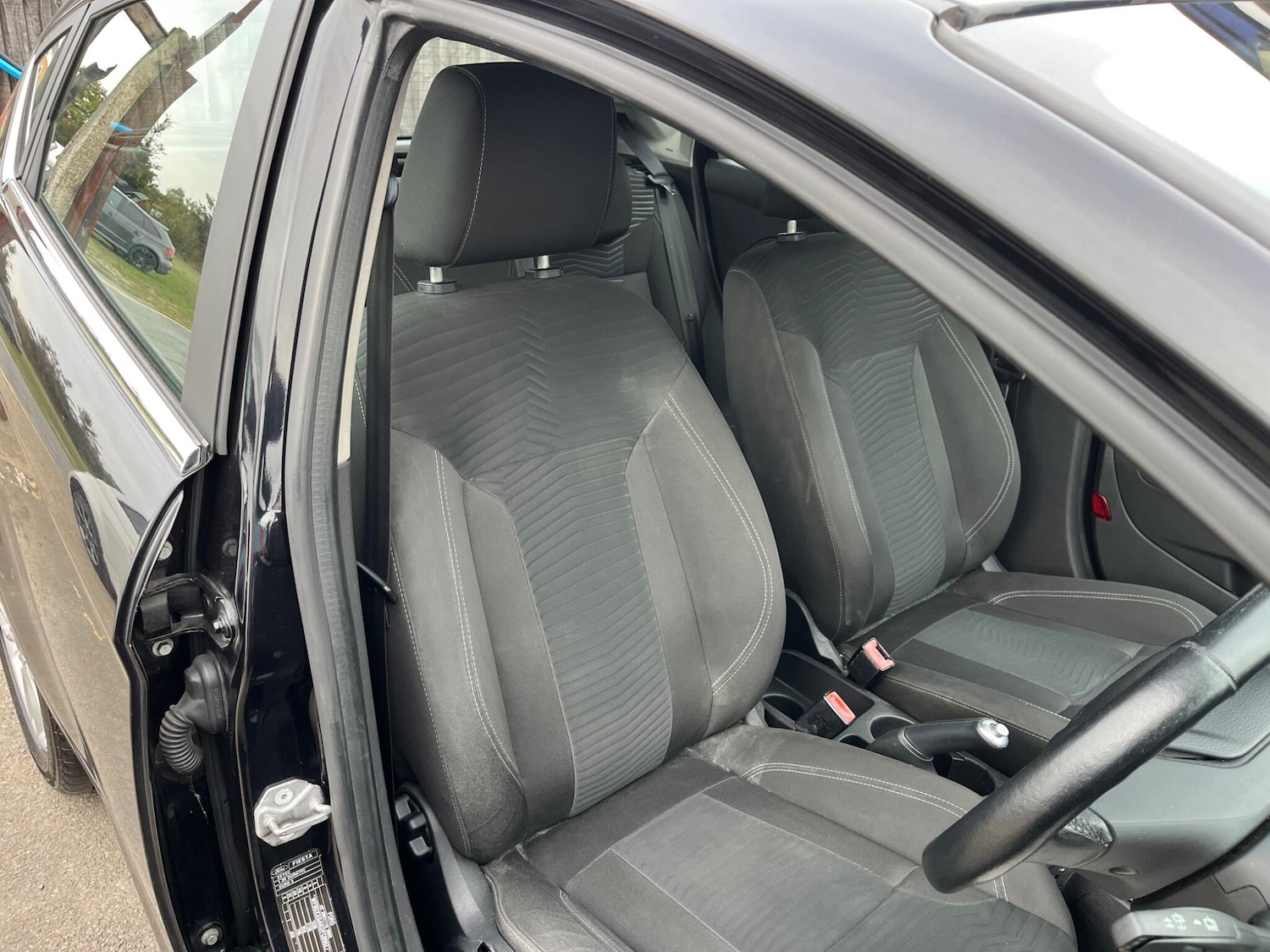 Used Ford Fiesta 2015 for sale - 76137630: Photo 10