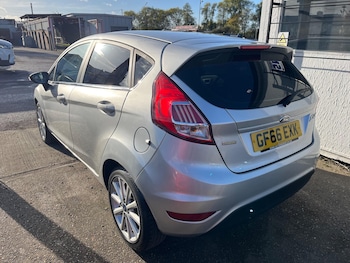 Used Ford Fiesta 2016 for sale - 76359897: Photo