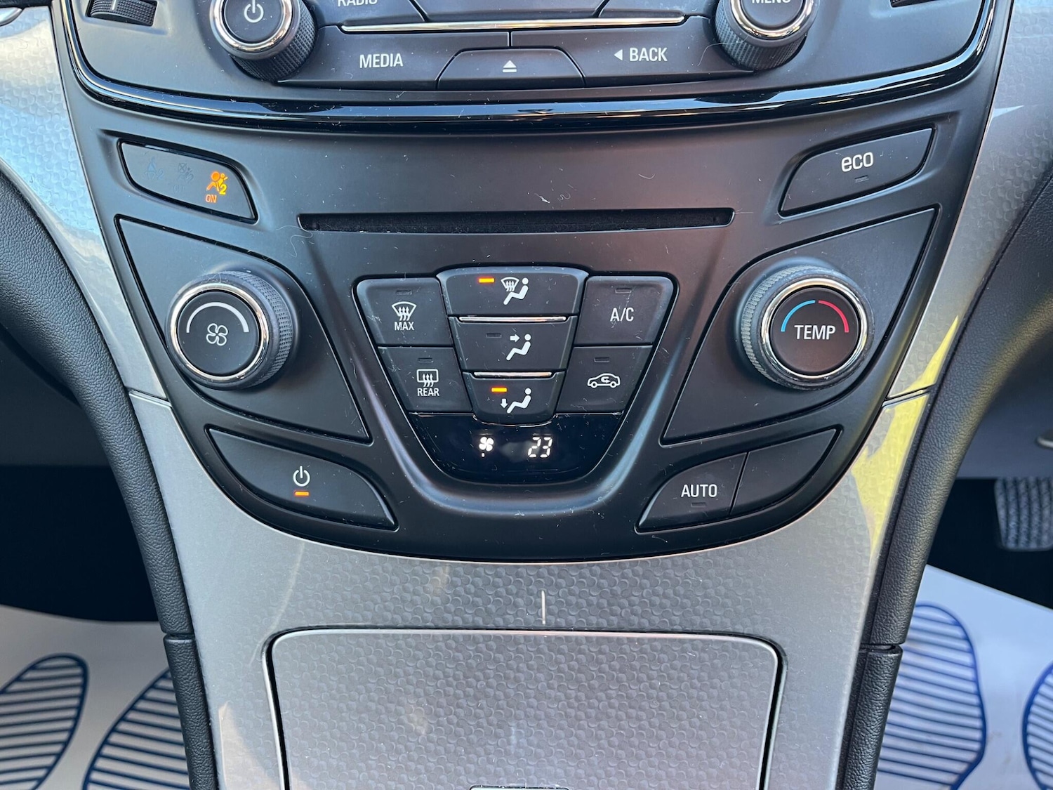 Used Vauxhall Insignia 2015 for sale - 77440634: Photo 21