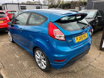 Used Ford Fiesta 2016 for sale - 76550747: Photo