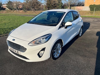 Used Ford Fiesta 2018 for sale - 76997126: Photo
