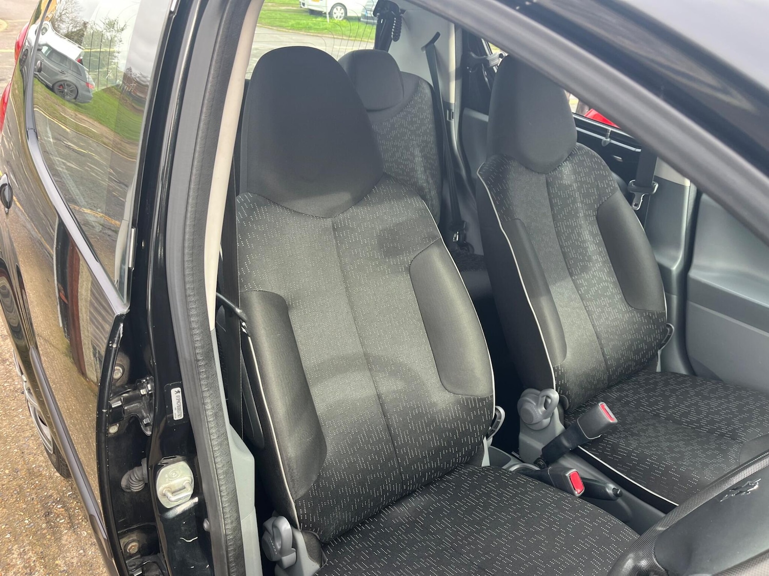 Used Peugeot 107 2011 for sale - 77625019: Photo 9