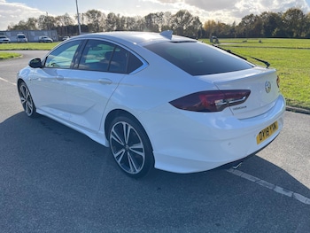 Used Vauxhall Insignia 2018 for sale - 76398031: Photo