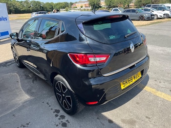 Used Renault Clio 2018 for sale - 79396114: Photo