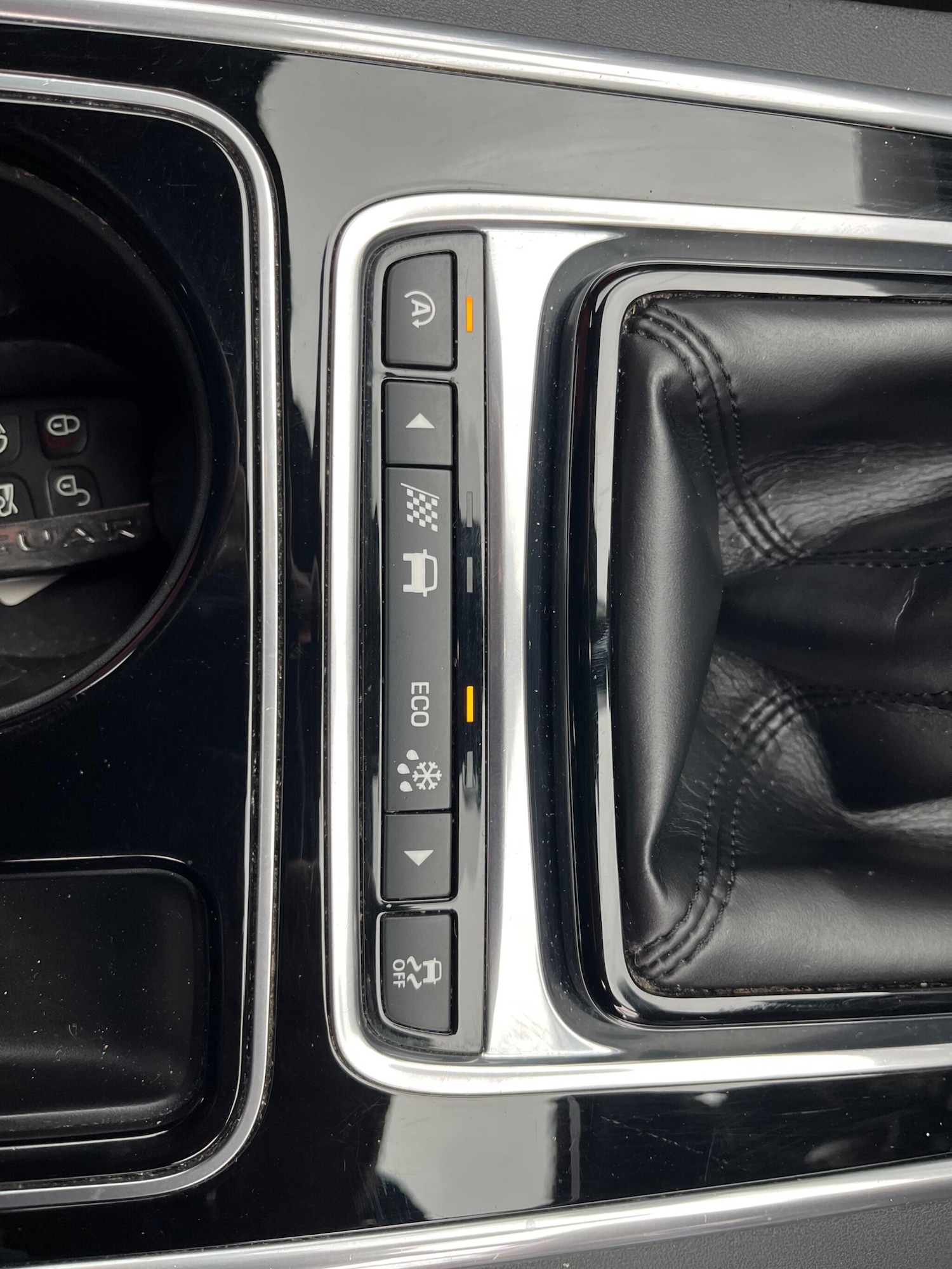 Used Jaguar XE for sale - 77854316: Photo 16