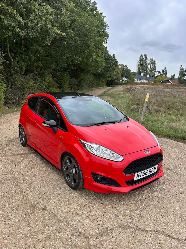 Used Ford Fiesta 2017 for sale - 76043043: Photo 1