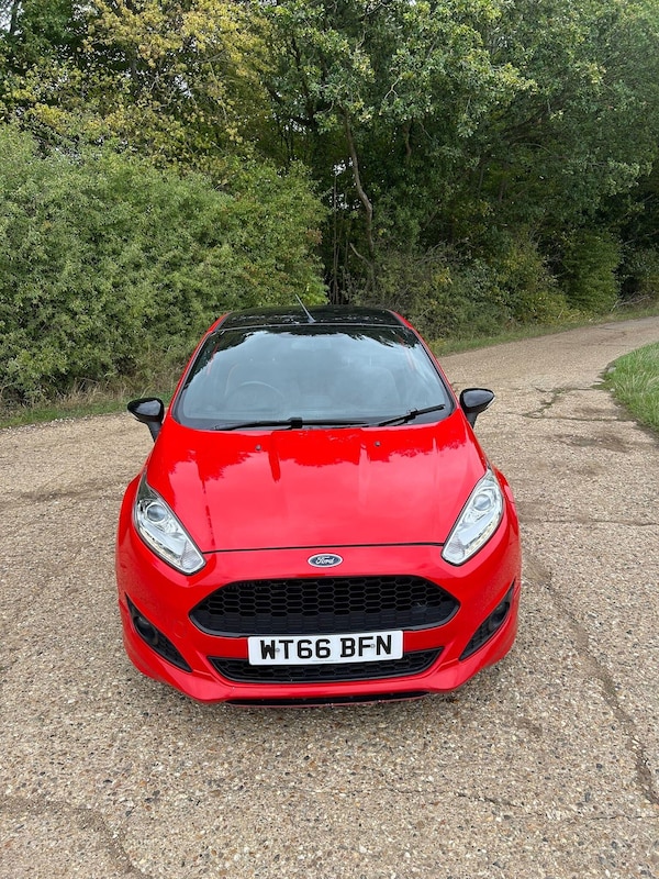 Used Ford Fiesta 2017 for sale - 76043043: Photo 2