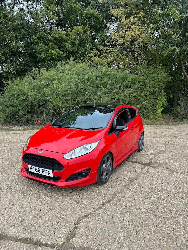 Used Ford Fiesta 2017 for sale - 76043043: Photo 3