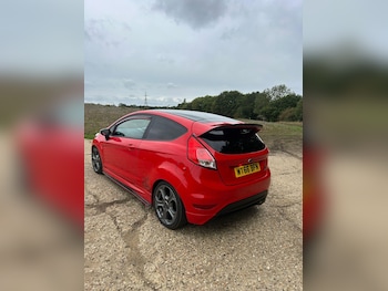 Used Ford Fiesta 2017 for sale - 76043043: Photo