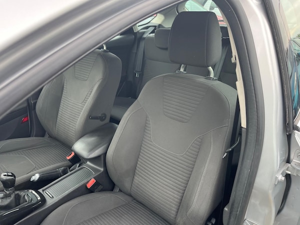Used Ford Focus 2017 for sale - 76201143: Photo 13