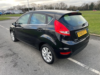 Used Ford Fiesta 2010 for sale - 77130947: Photo