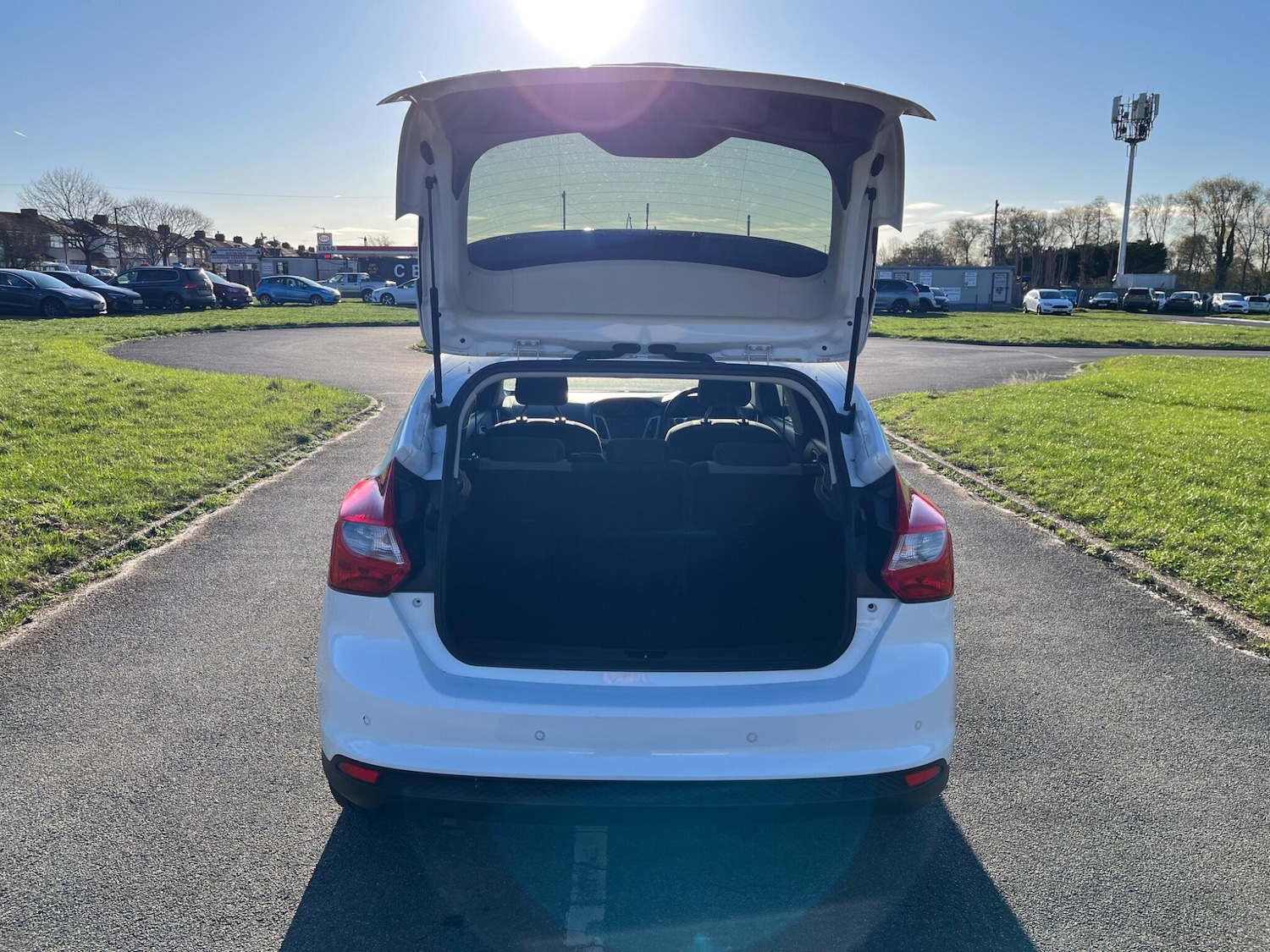 Used Ford Focus 2014 for sale - 76645124: Photo 9