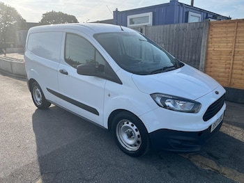 Used Ford Transit Courier 2017 for sale - 79401600: Photo
