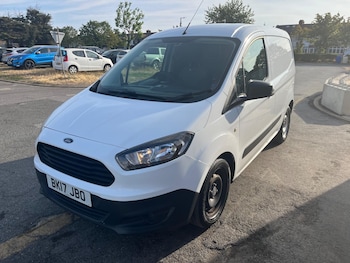 Used Ford Transit Courier 2017 for sale - 79401600: Photo