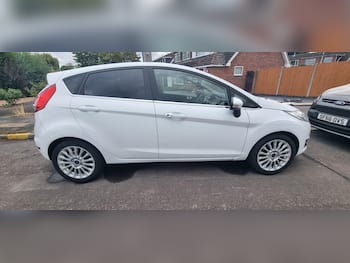 Used Ford Fiesta 2014 for sale - 79676927: Photo