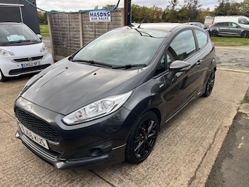 Used Ford Fiesta 2016 for sale - 76408476: Photo