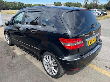 Used Mercedes-Benz B Class 2010 for sale - 79325365: Photo