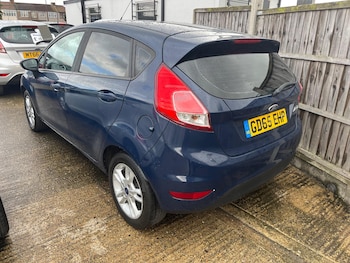 Used Ford Fiesta 2015 for sale - 74201233: Photo